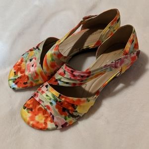 Naturalizer Jane Floral Fabric Sandal Low Heel